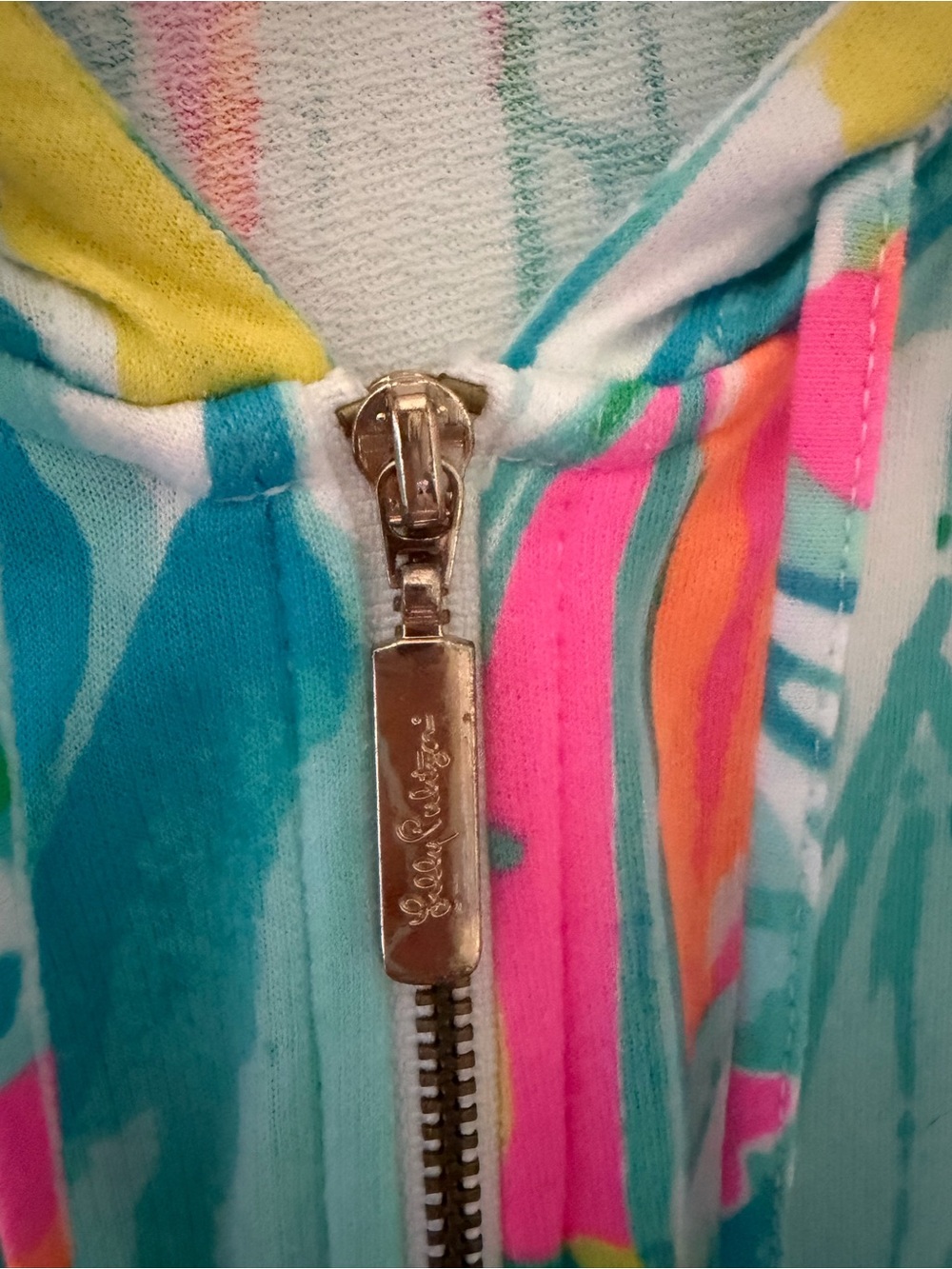 Lilly Pulitzer Vibrant Zip Up Hooded Jacket tropical print w/ neon pink tassel S - Picture 4 of 13